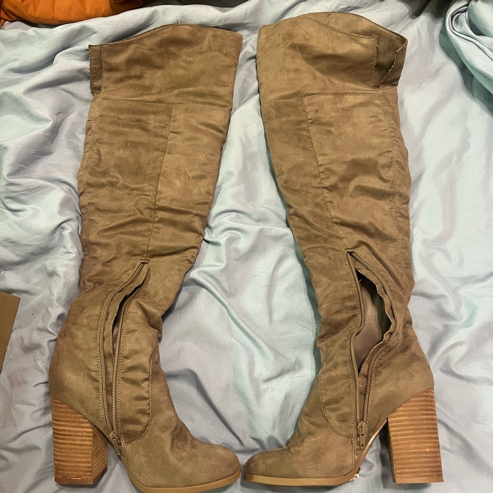 Call it spring 
Boots 
Size 7.5